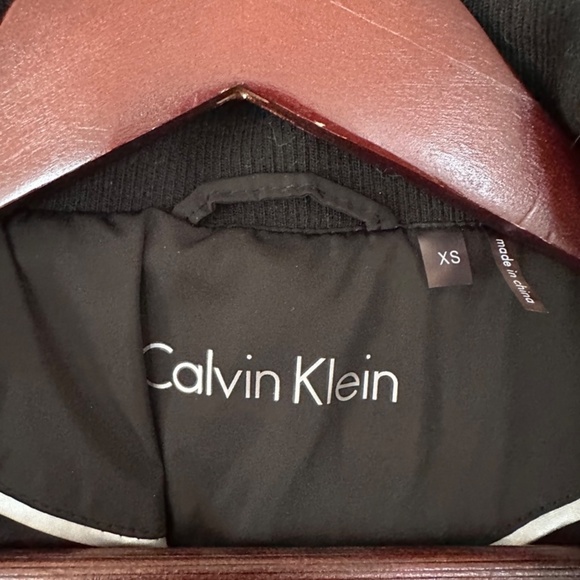 SOLD Calvin Klein Women's Mid-Weight Diamond Quilted Jacket | Size: XS | Black - Picture 3 of 5